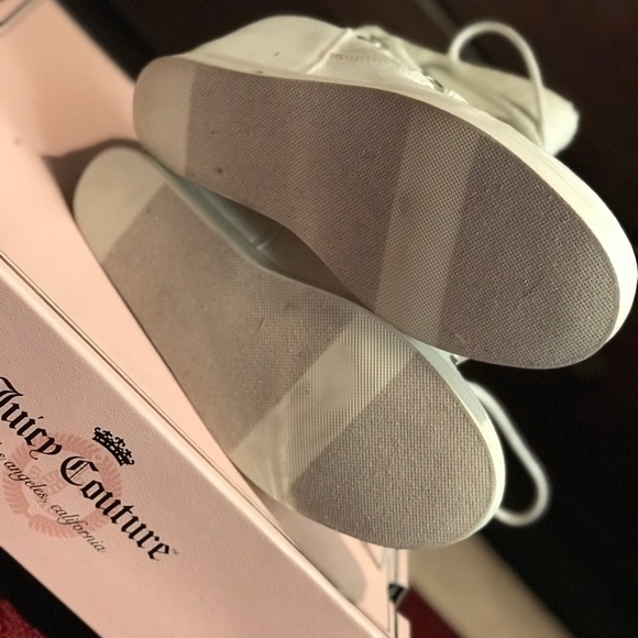 Juicy Couture white Booties NWB - Picture 4 of 4